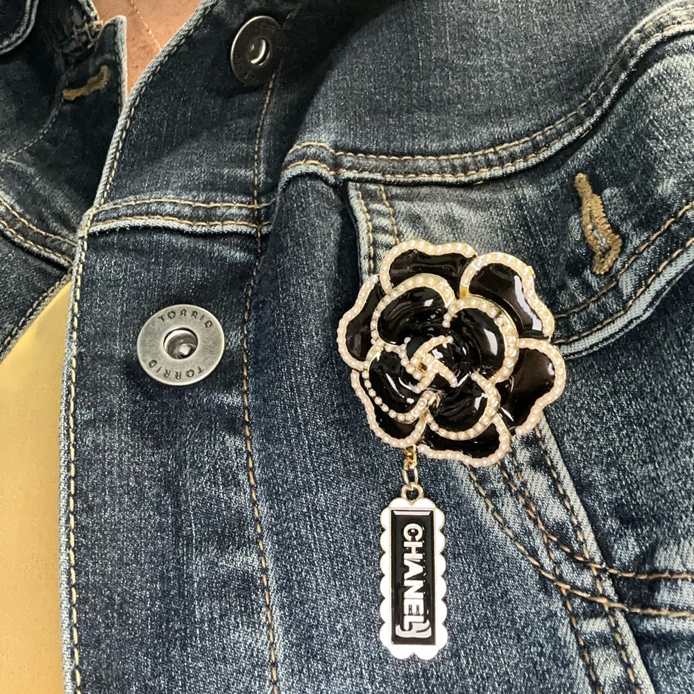 Custom Brooches with Zipperpull Pendants - Picture 10 of 11